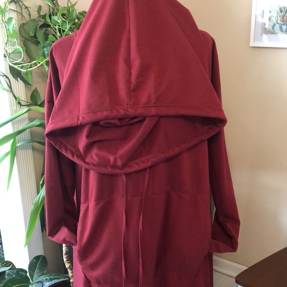 Drawstring hoodie high low hem. - Picture 6 of 11